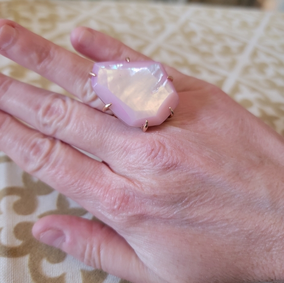 Kendra Scott Megan Pink Mother of Pearl Ring Size 6 - Picture 6 of 15